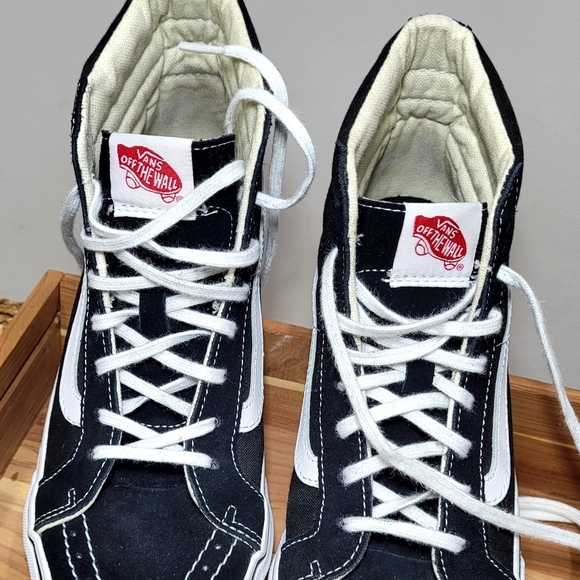 Vans Sk8-Hi sneakers in the classic Black/White color HIGH TOPS WMNS 8.5/MENS 7 - Picture 16 of 16